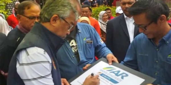 The King of Mayalsia endorses the race