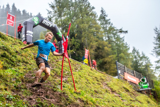inov-8 Descent Race runner