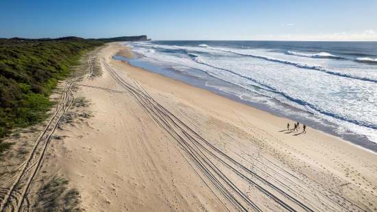 Trekking on Dunbogan Beach