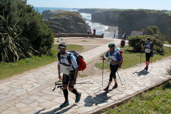 Trekking along the coast in Raid Gallaecia