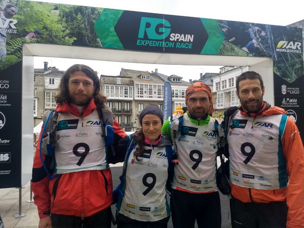 Team Fluvial Lugo - Os Barbas at the finish line