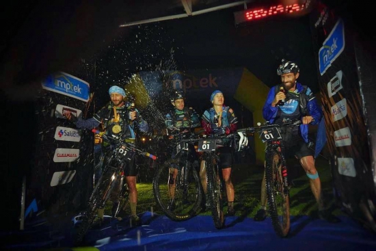 Team Movistar Terra Aventura on the finish line