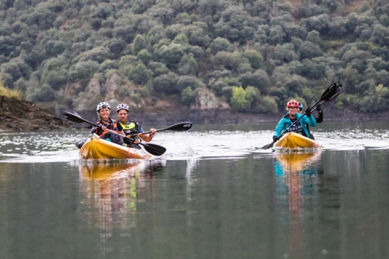 Dutchables AR complete the paddle on the Douro River