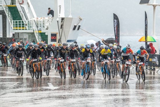 A wet start to Stage 3