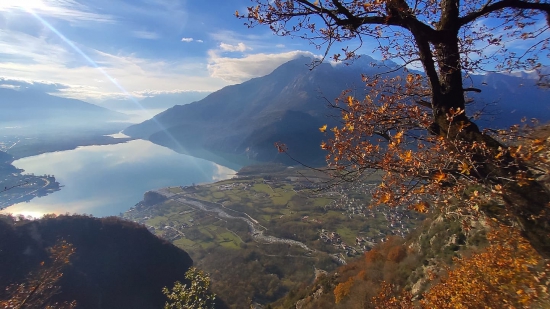 Lake Como is the setting for the Nirvana Raid